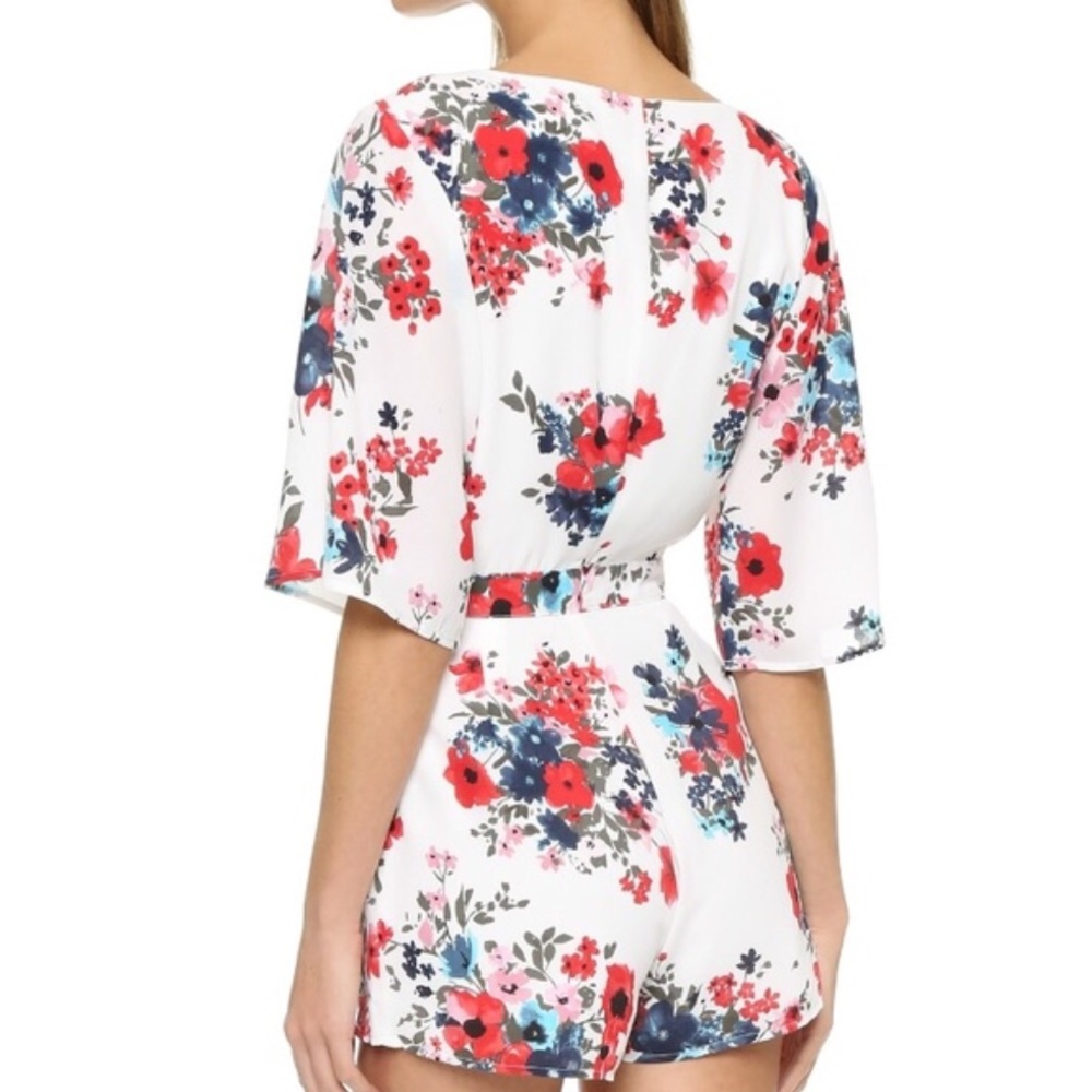 Cupcakes and Cashmere Kirei Floral Romper - Picture 2 of 8